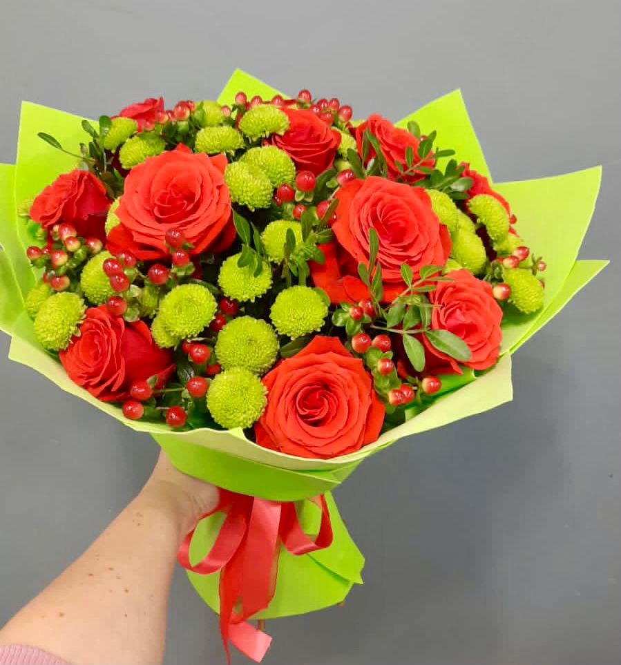 Букет цветов из: Хризантемы и Розы в Михайлове