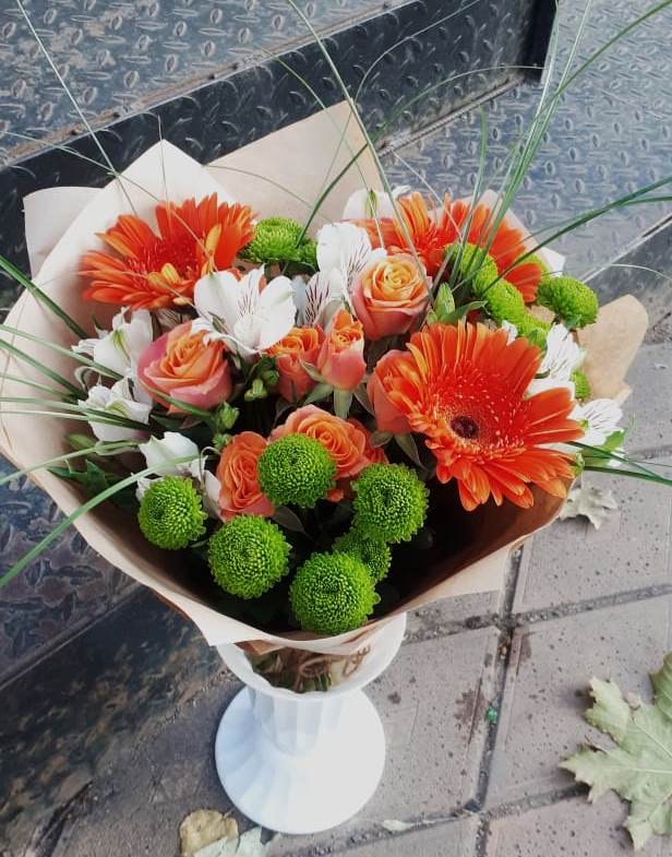 Букет цветов из: Герберы, Хризантемы, Альстромерии и Розы в Михайлове
