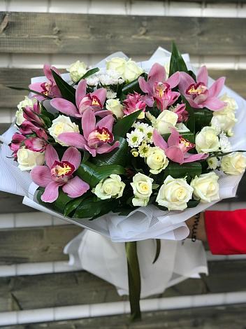 Букет цветов из: Розы и Хризантемы в Михайлове