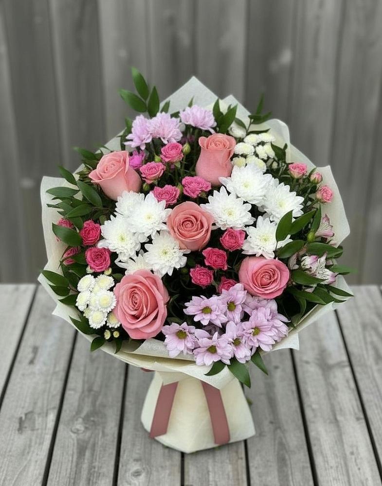 Букет цветов из: Альстромерии, Гвоздики, Розы и Хризантемы в Михайлове