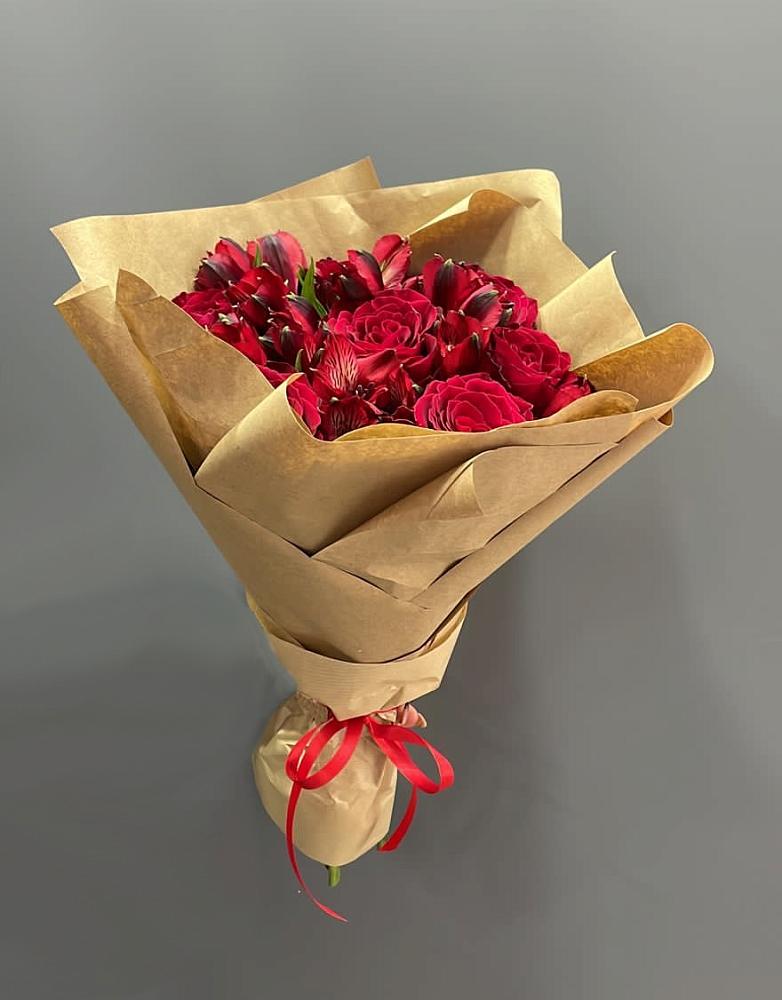 Букет цветов из: Альстромерии и Розы в Михайлове