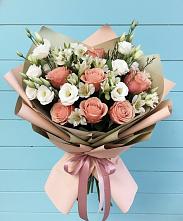 Букет цветов из:  Розы, Альстромерии и Лизиантусы в Михайлове