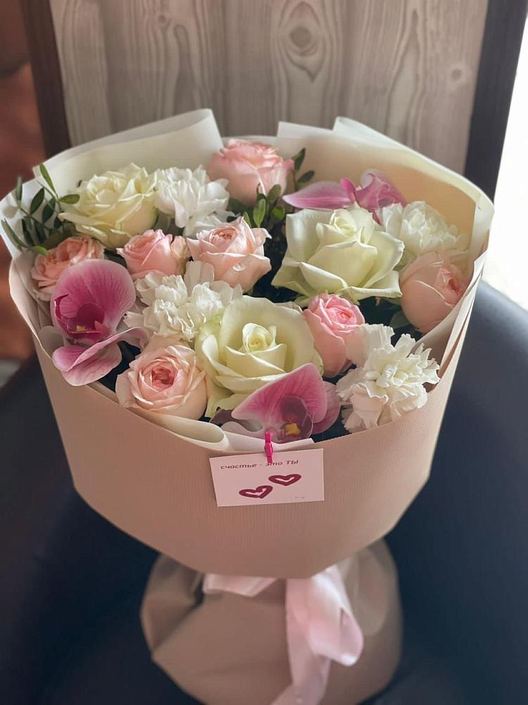 Букет цветов из: Орхидеи, Розы и Гвоздики в Михайлове