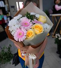 Букет цветов из:  Герберы, Розы и Хризантемы в Михайлове