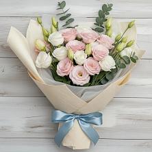 Букет цветов из:  Лизиантусы в Михайлове