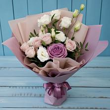 Букет цветов из:  Розы и Лизиантусы в Михайлове