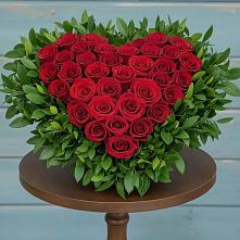 Цветочная композиция из Розы в виде сердца в Михайлове