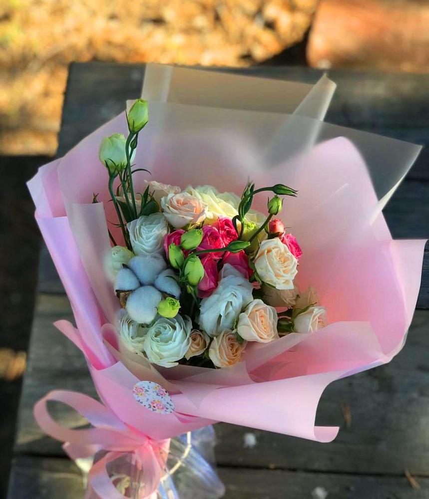 Букет цветов из: Розы и Лизиантусы в Михайлове