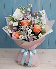 Букет цветов из:  Лизиантусы, Розы, Альстромерии и Гипсофила в Михайлове