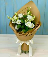 Букет цветов из:  Хризантемы и Лизиантусы в Михайлове