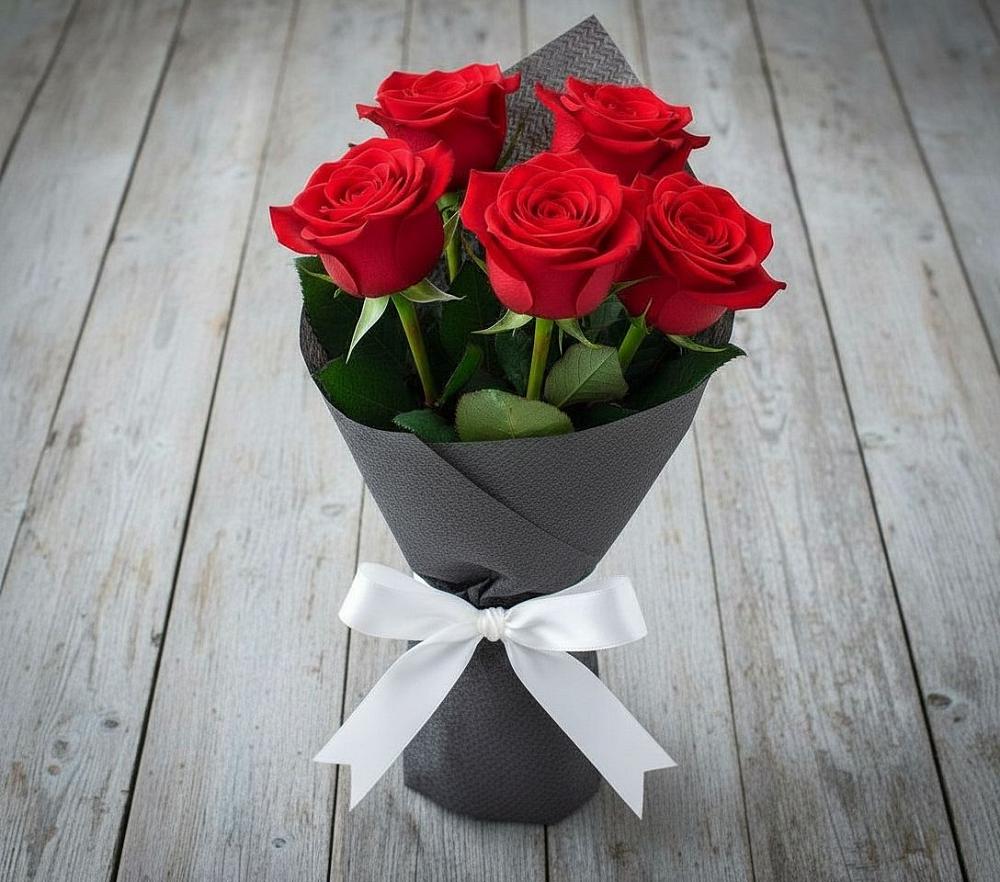 Букет 5 Красных роз Эдлесс Лав в Михайлове