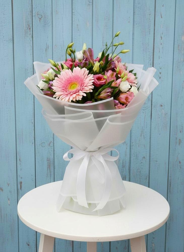 Букет цветов из: Герберы, Альстромерии и Лизиантусы в Михайлове