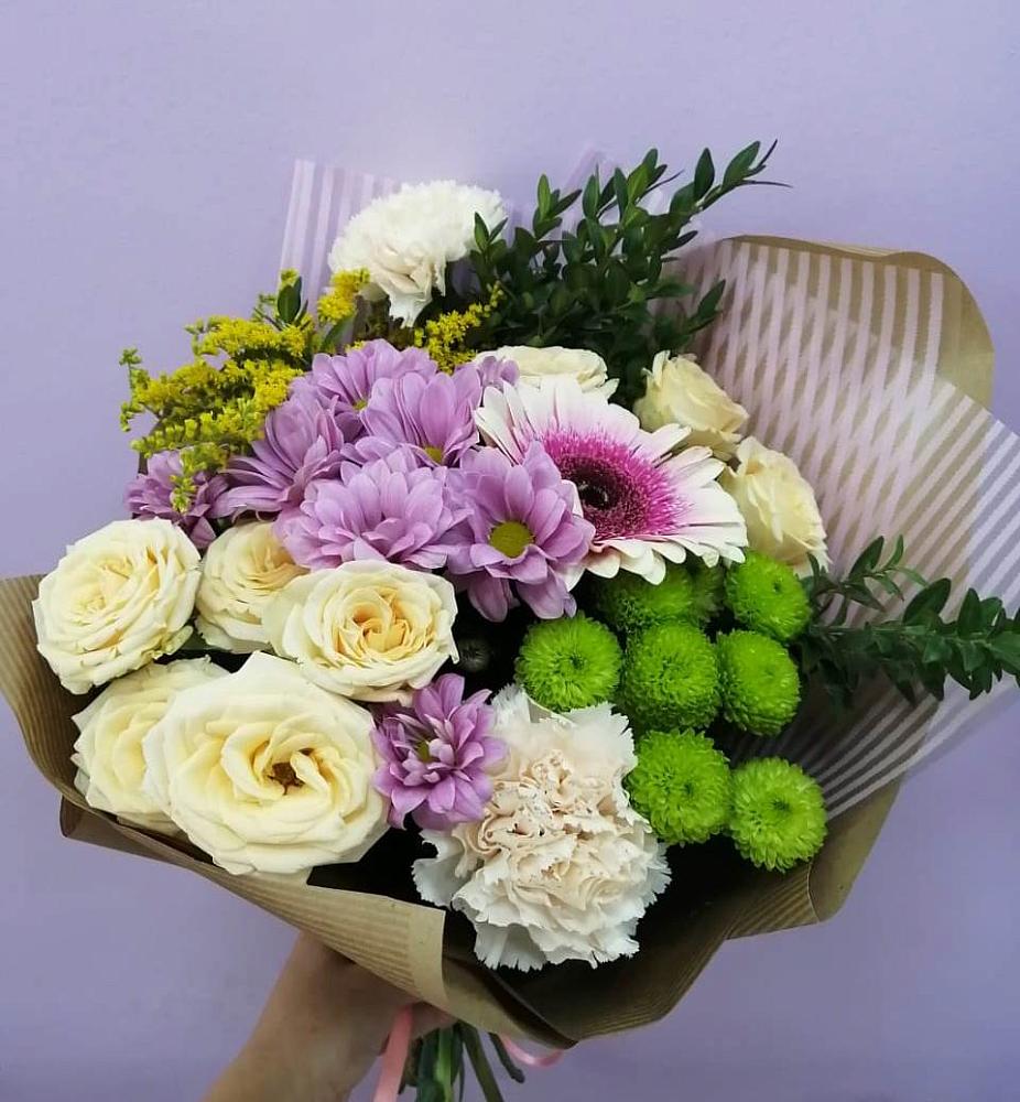 Букет цветов из: Хризантемы, Розы, Гвоздики и Герберы в Михайлове