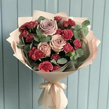 Букет цветов из:  Гвоздики и Розы в Михайлове