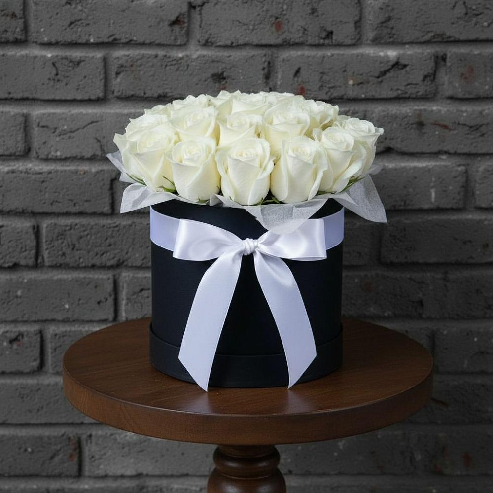 Цветочная композиция из Розы в шляпной коробке в Михайлове